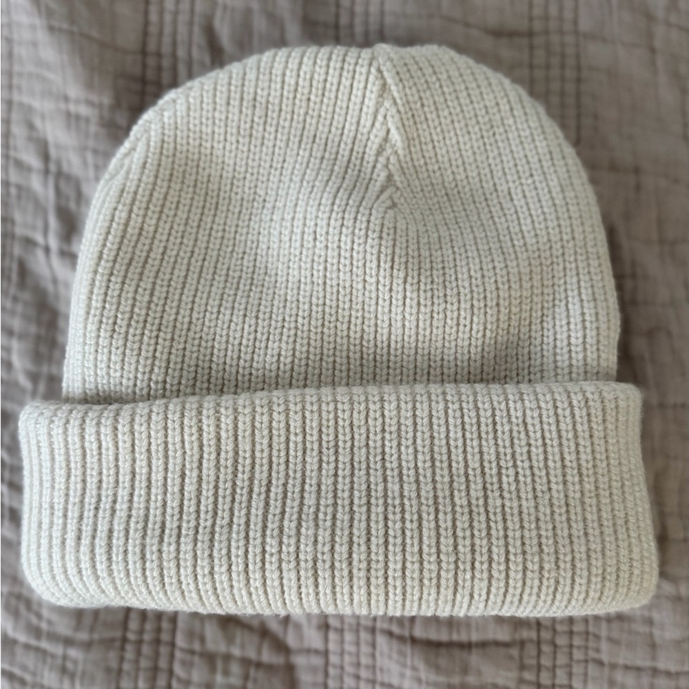 Aritzia Sunday Best Cream Knit Hat